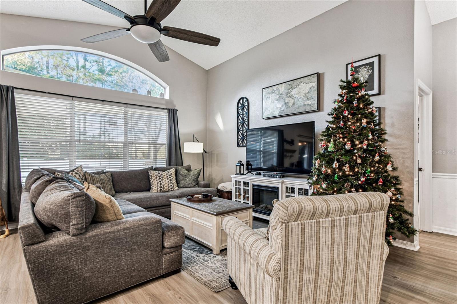 KEY VISTA PH 02 - Residential