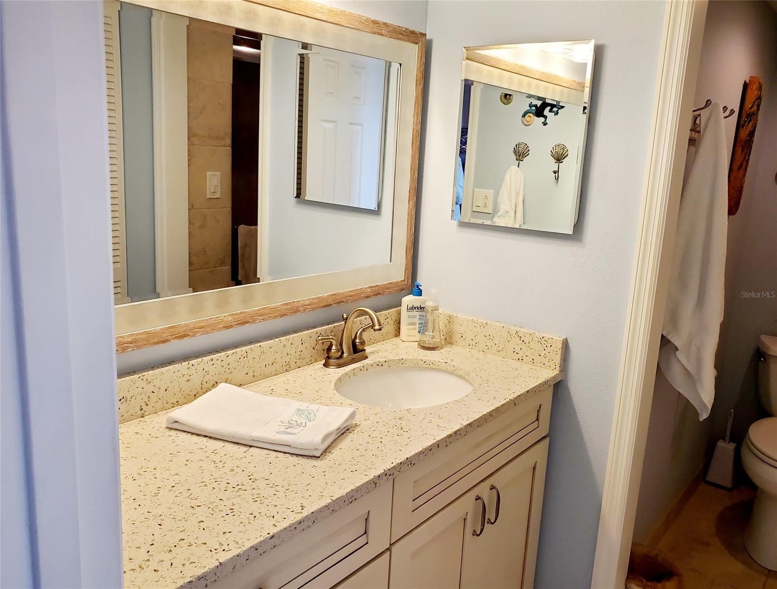 Pelican - Residential