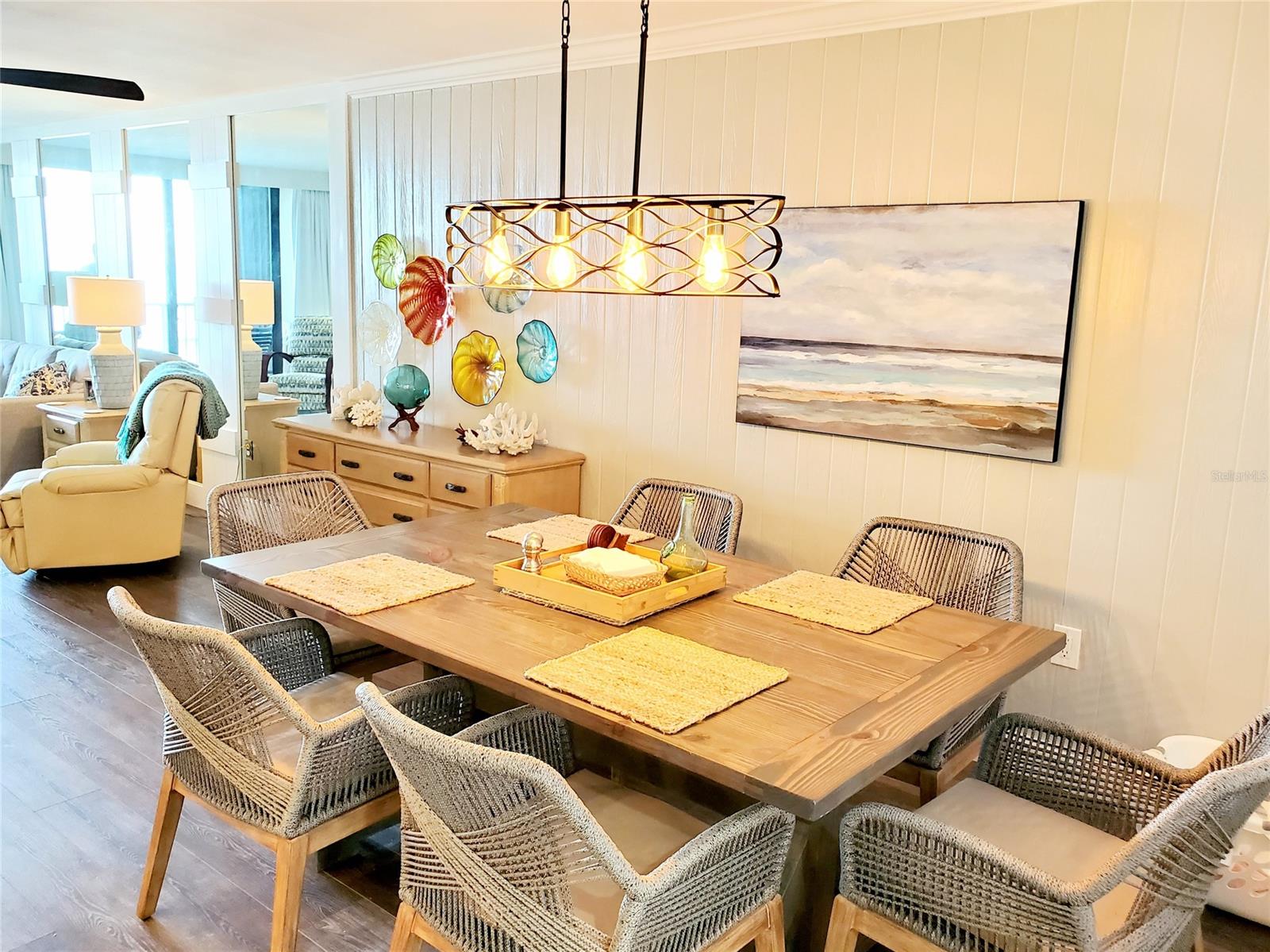 Pelican - Residential