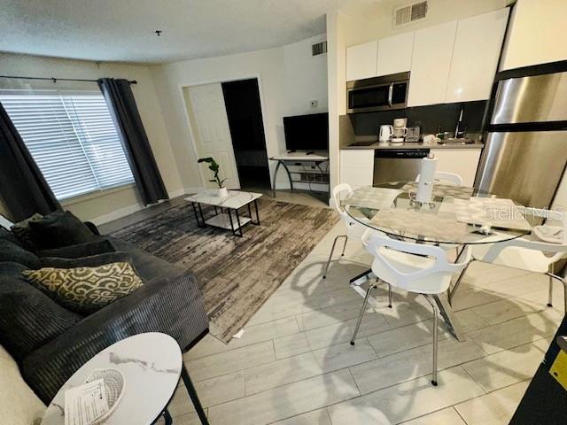 PARKWAY PALMS RESORT MAINGATE CONDO - Residential