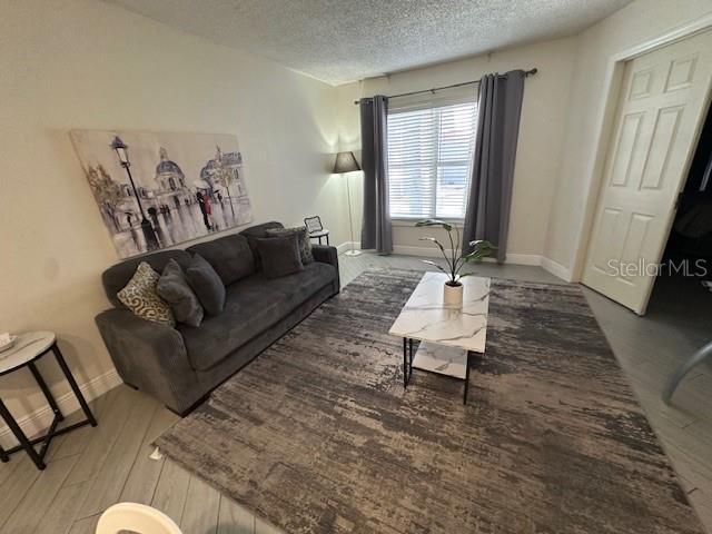 PARKWAY PALMS RESORT MAINGATE CONDO - Residential