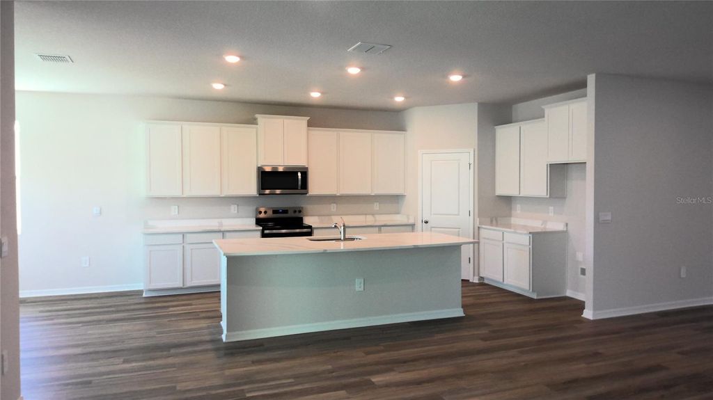 Photo of 17126 James Trail, Parrish, FL 34219 (MLS # TB8352907)