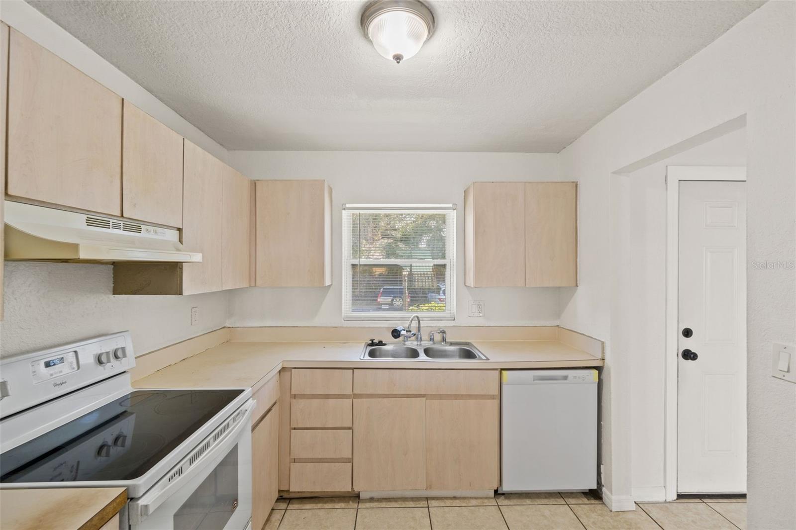 14415 AMERICAN CIRCLE 104