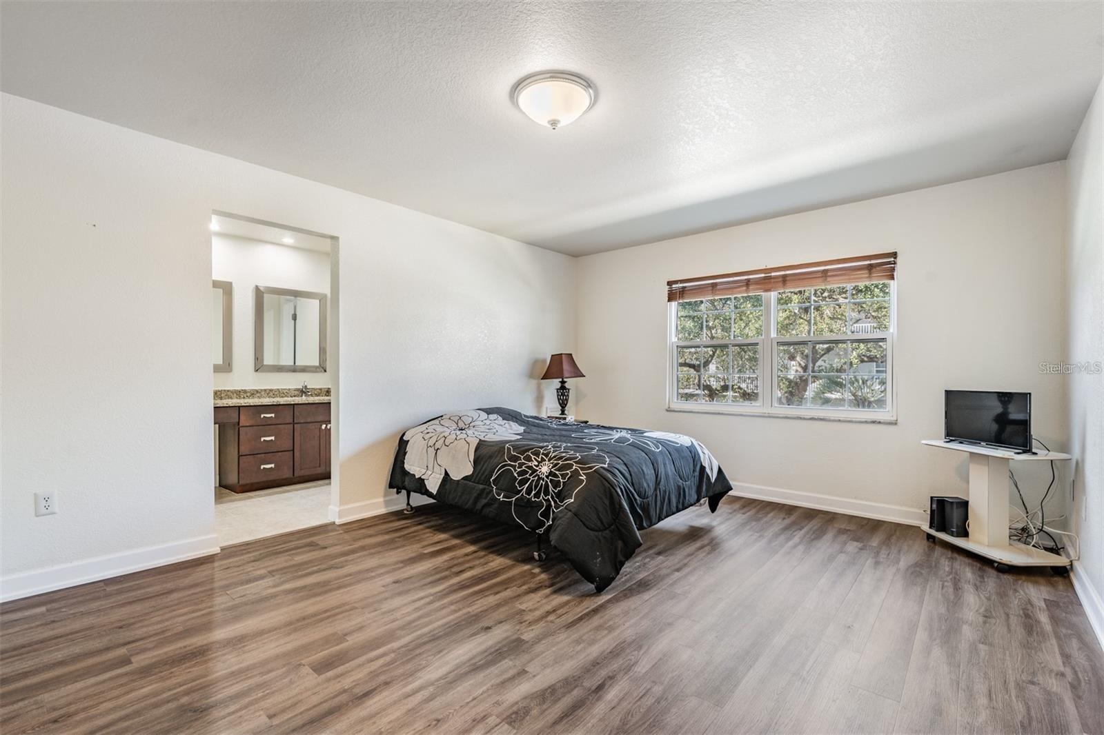 BELLEAIR FOREST - Residential