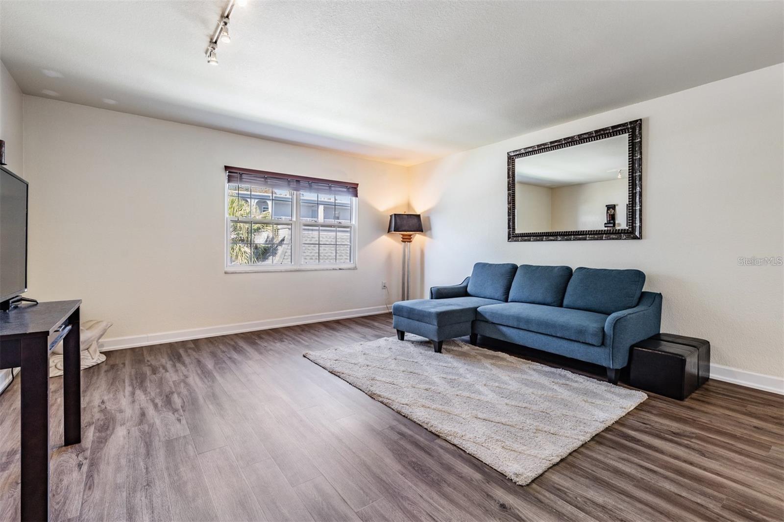 BELLEAIR FOREST - Residential