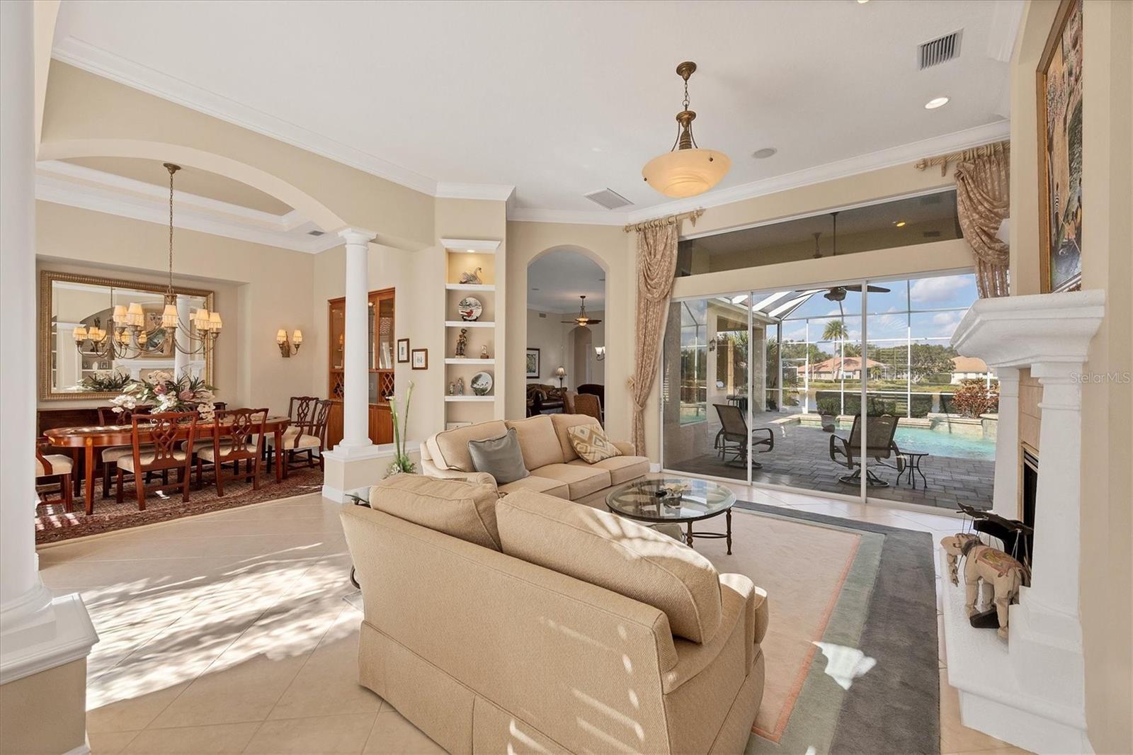 UNIVERSITY PARK COUNTRY CLUB - Residential