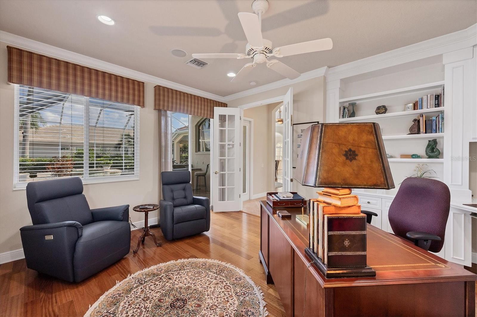 UNIVERSITY PARK COUNTRY CLUB - Residential