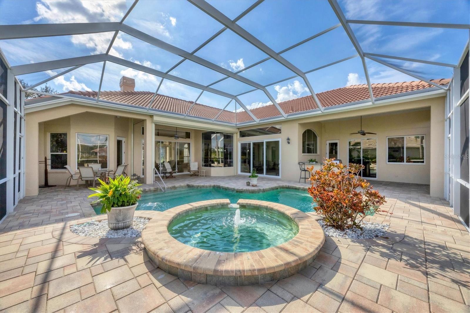 UNIVERSITY PARK COUNTRY CLUB - Residential