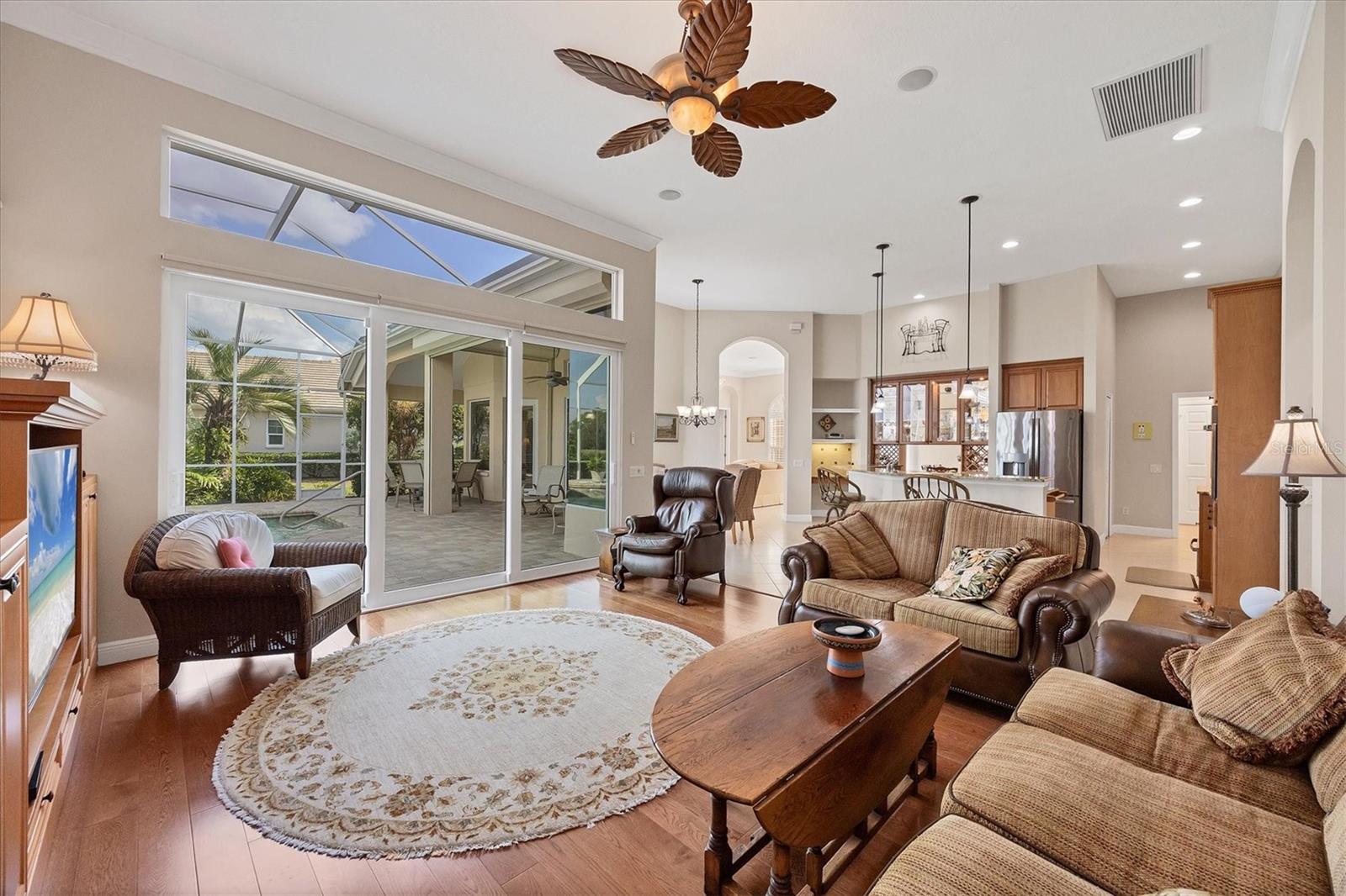 UNIVERSITY PARK COUNTRY CLUB - Residential