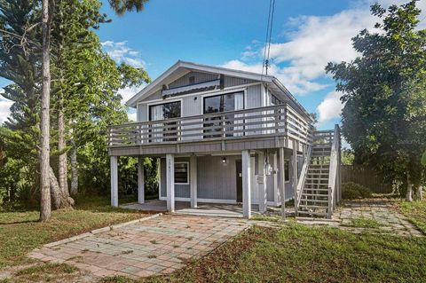 1561 LAUREL DRIVE NORTH FORT MYERS FL 33917