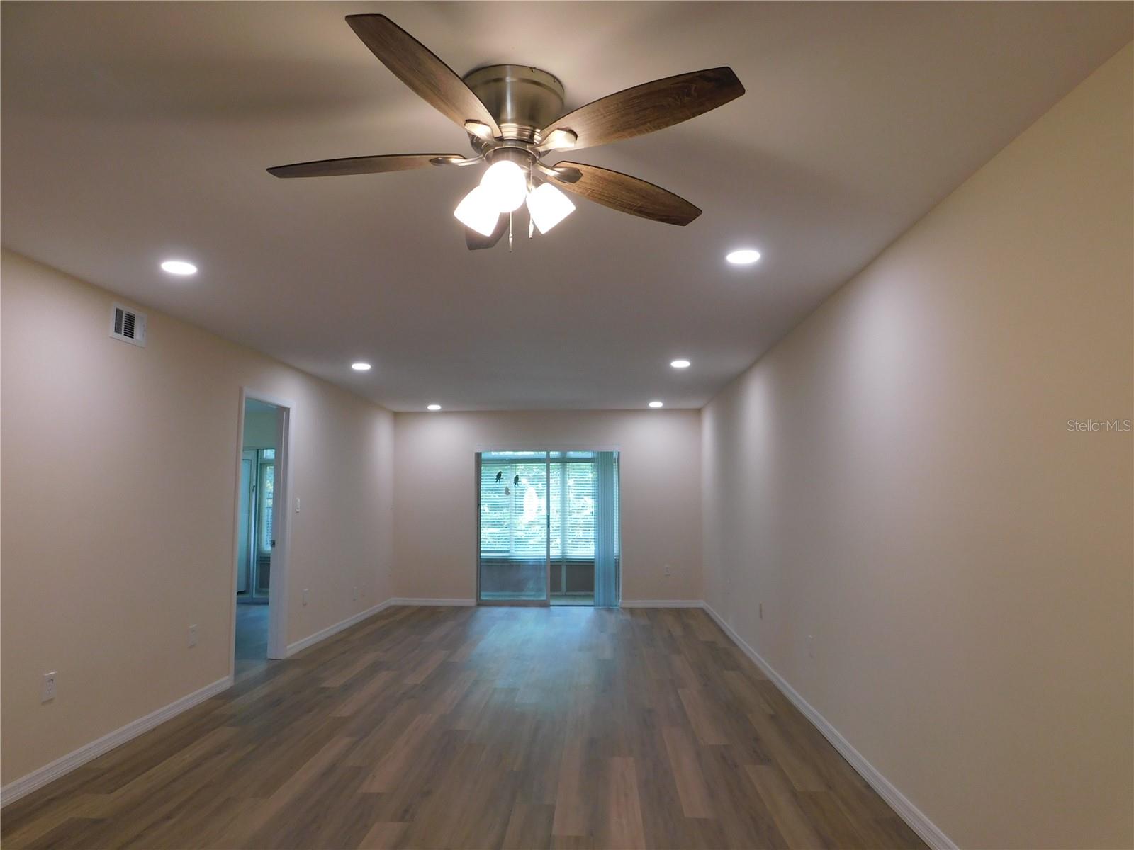 BAYSHORE ON THE LAKE - Residential