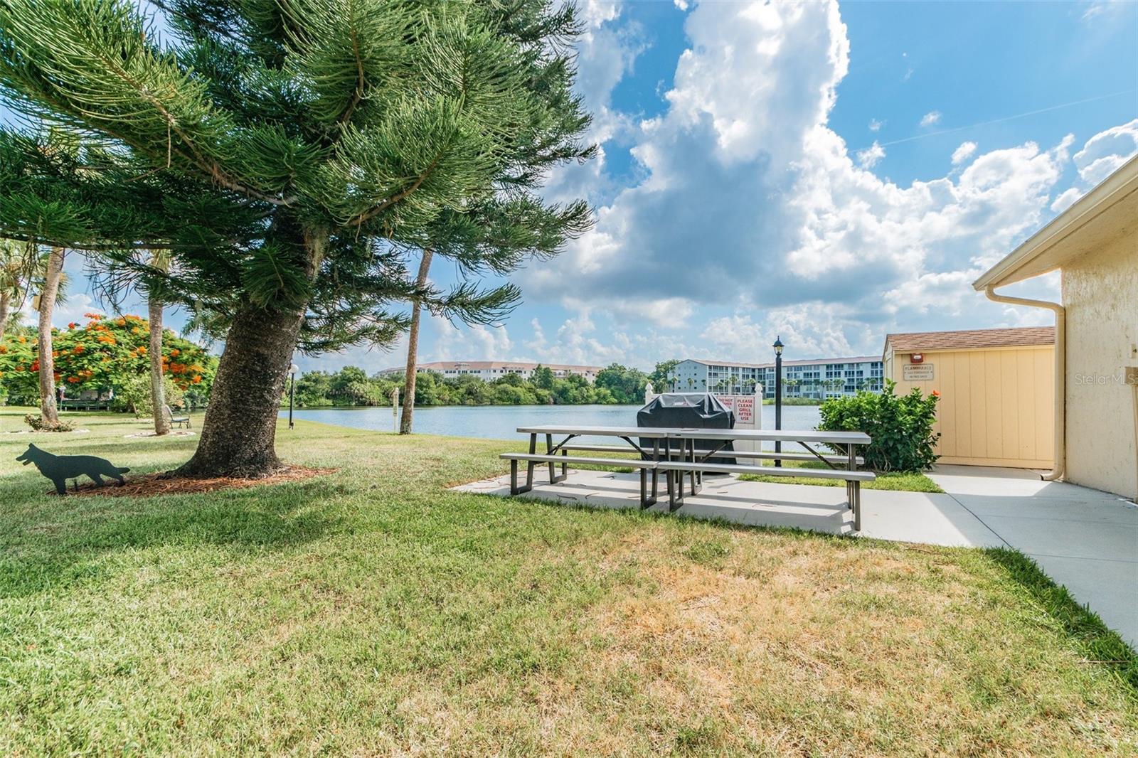 BAYSHORE ON THE LAKE - Residential