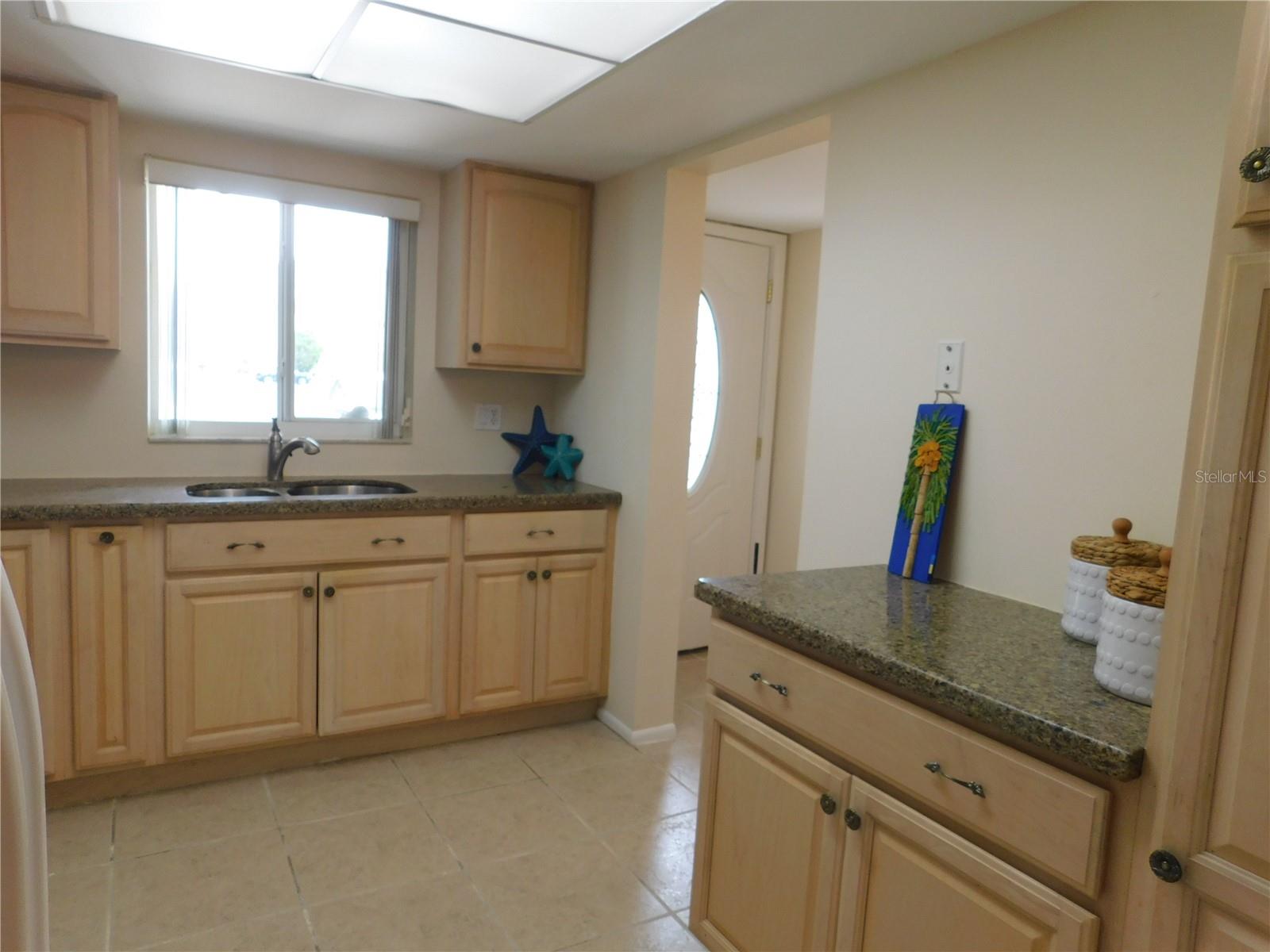 BAYSHORE ON THE LAKE - Residential