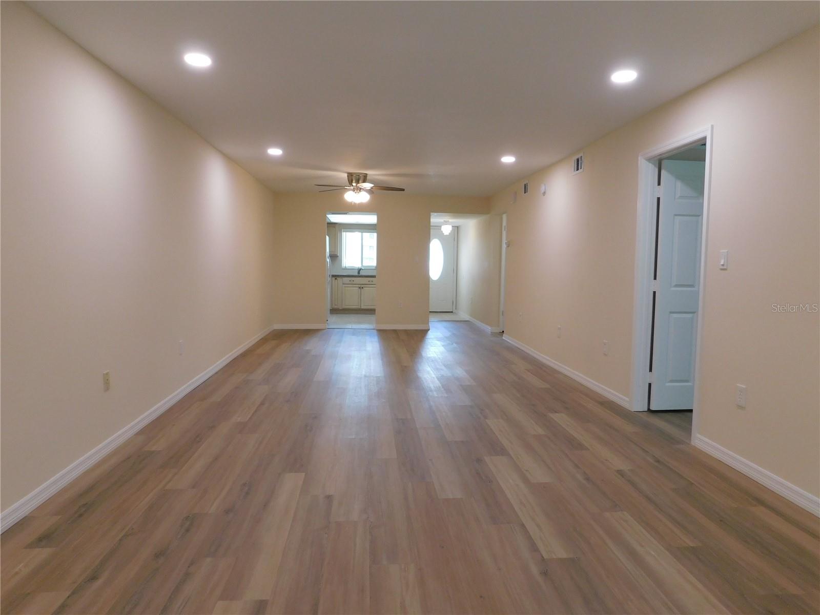 BAYSHORE ON THE LAKE - Residential