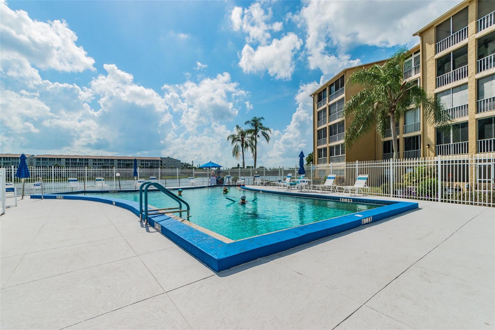 BAYSHORE ON THE LAKE - Residential