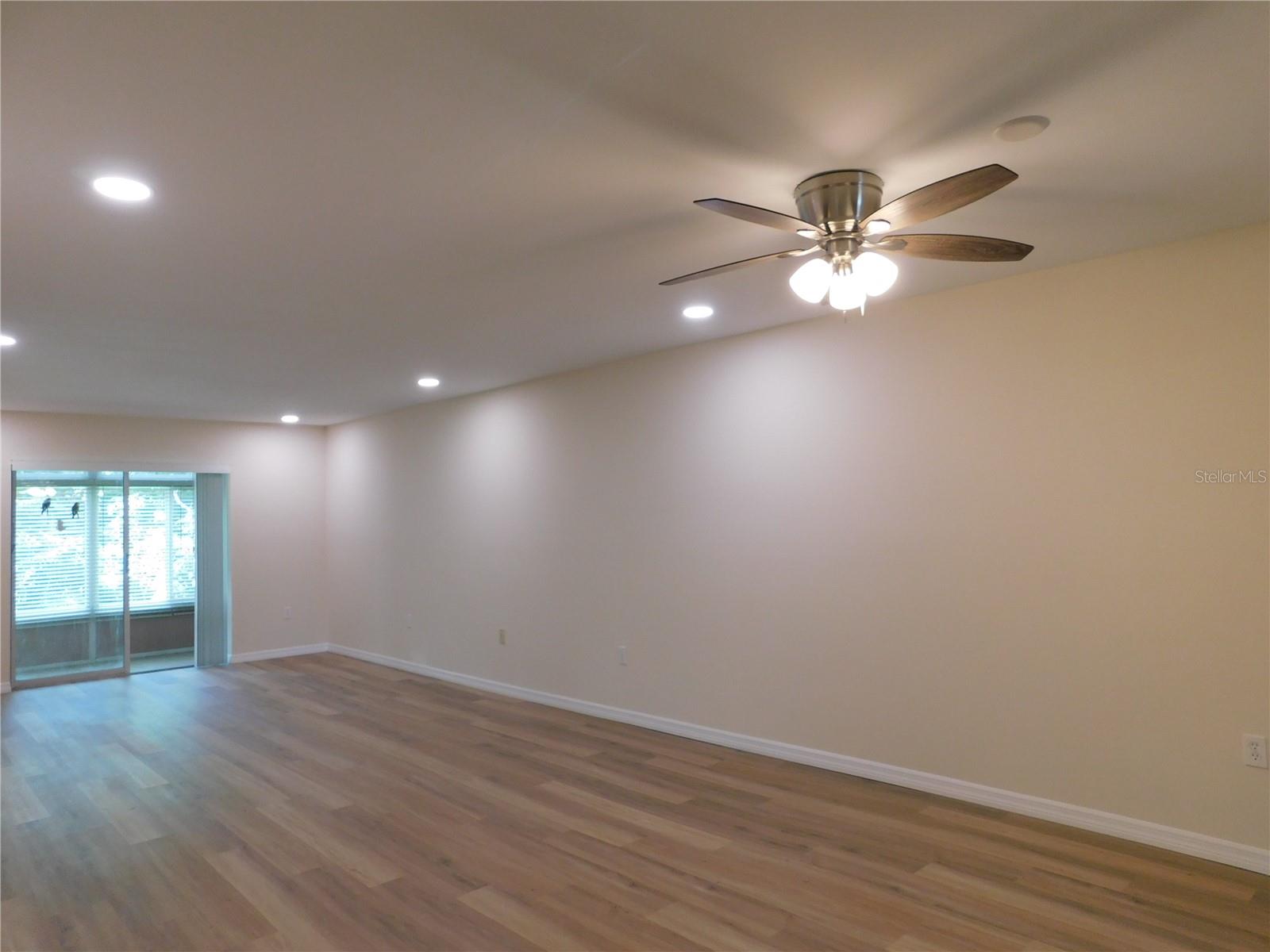 BAYSHORE ON THE LAKE - Residential