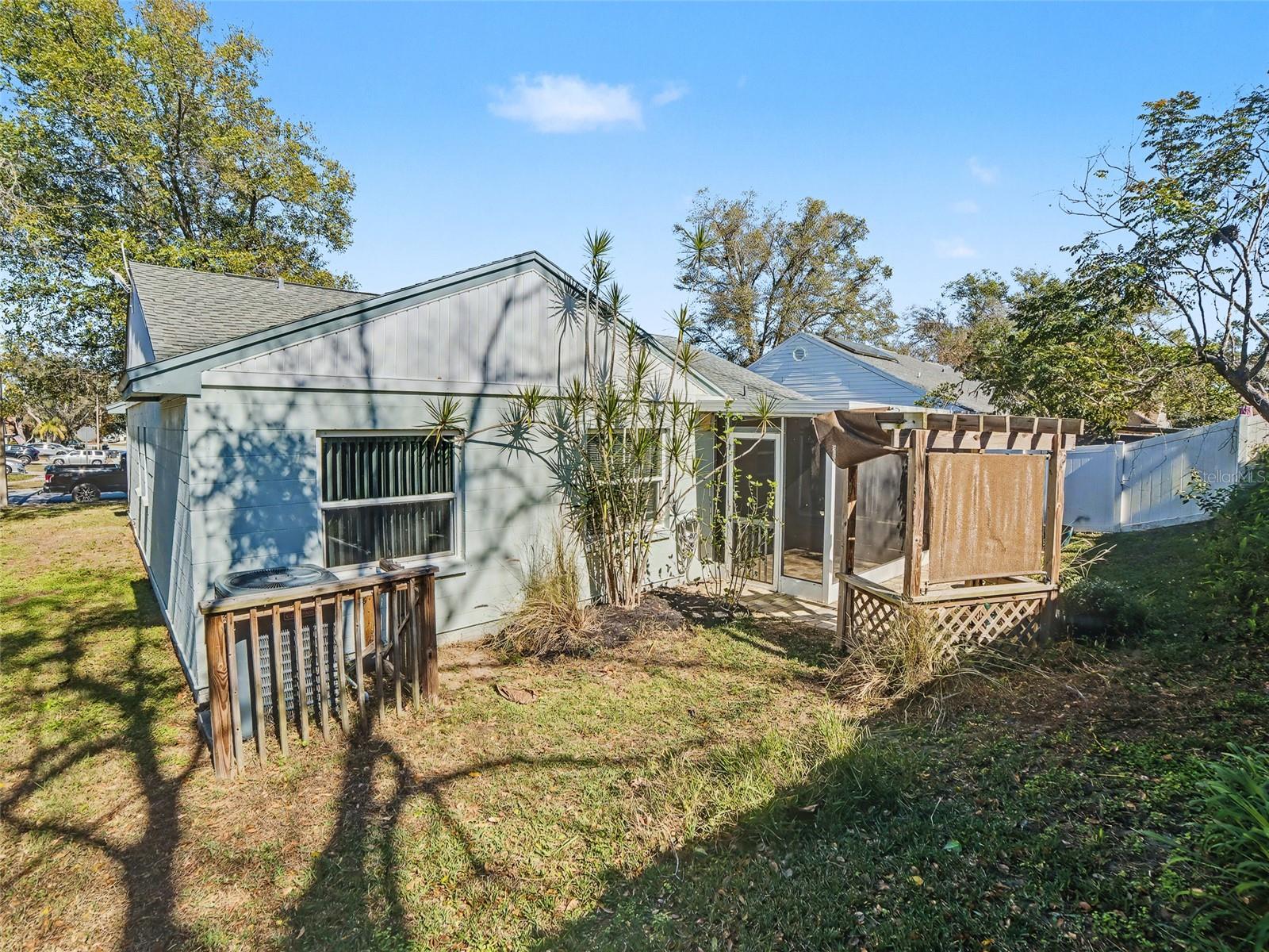 VALRICO MANOR UNIT 3 - Residential