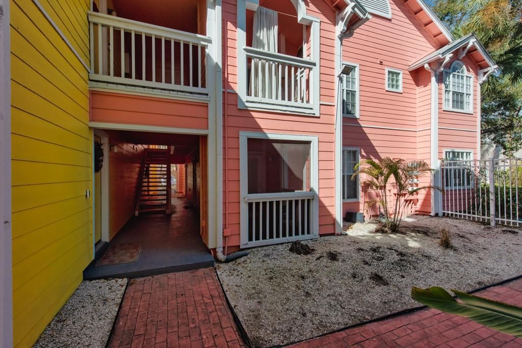 Photo of 3002 W Cleveland Street #C3, Tampa, FL 33609 (MLS # TB8480020)