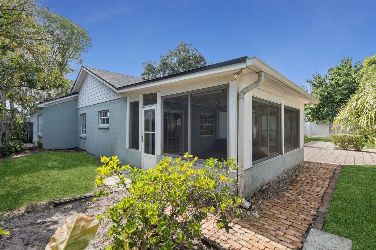 DOMMERICH HILLS - Residential