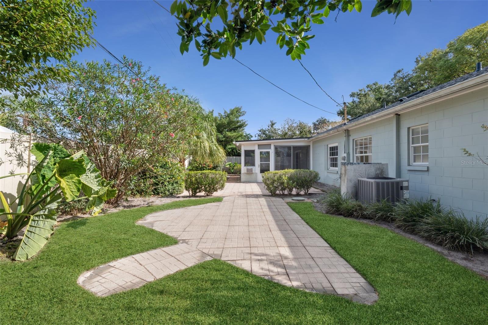 DOMMERICH HILLS - Residential