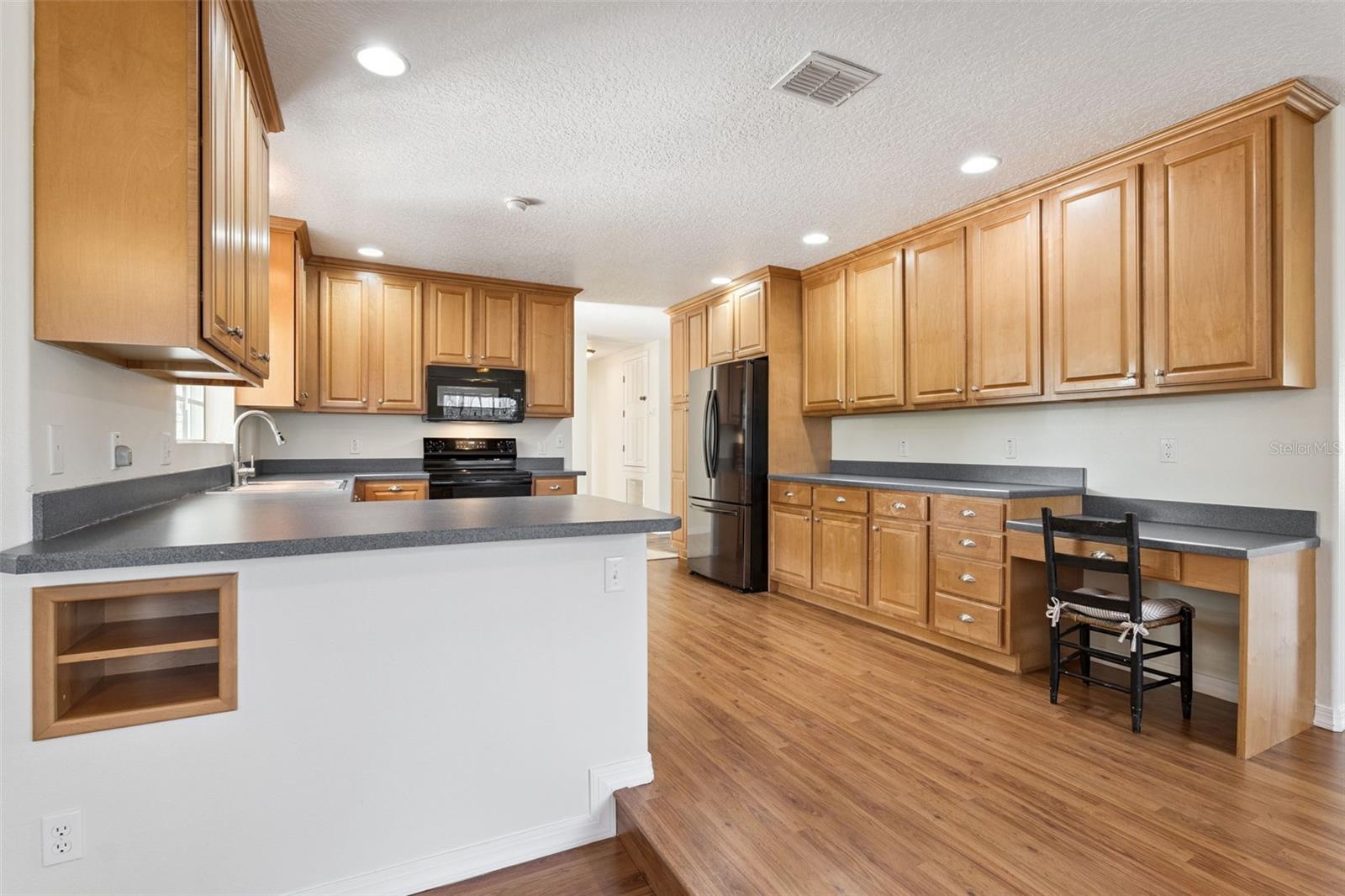 DOMMERICH HILLS - Residential