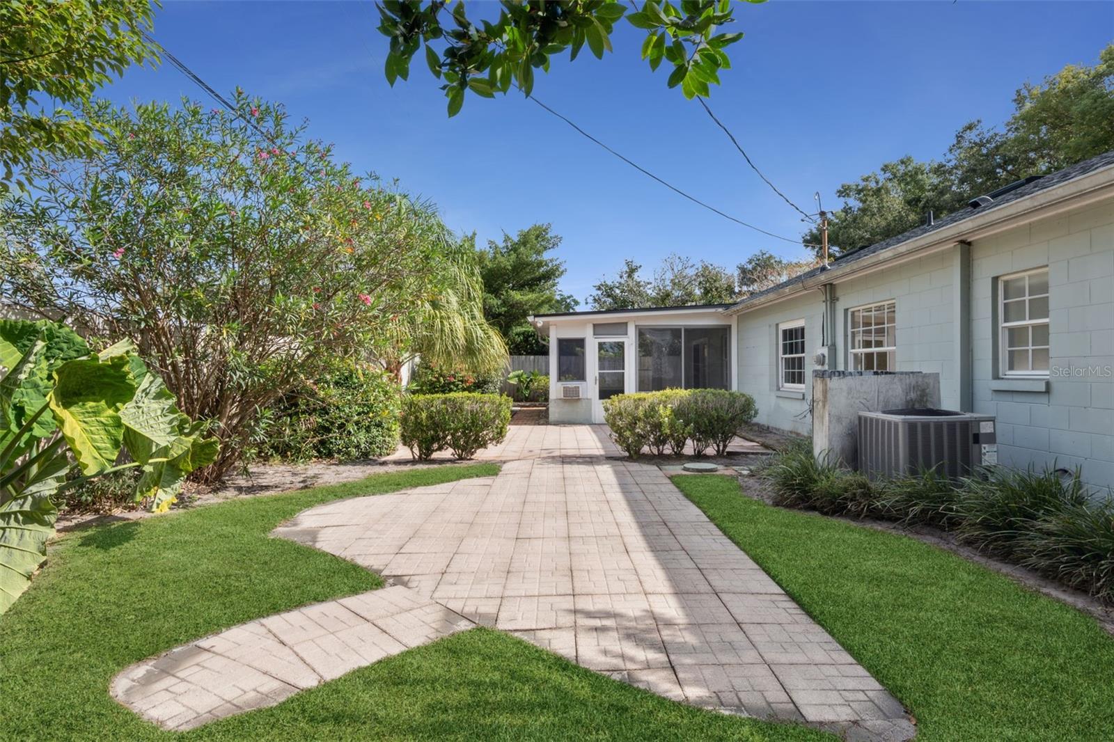 DOMMERICH HILLS - Residential