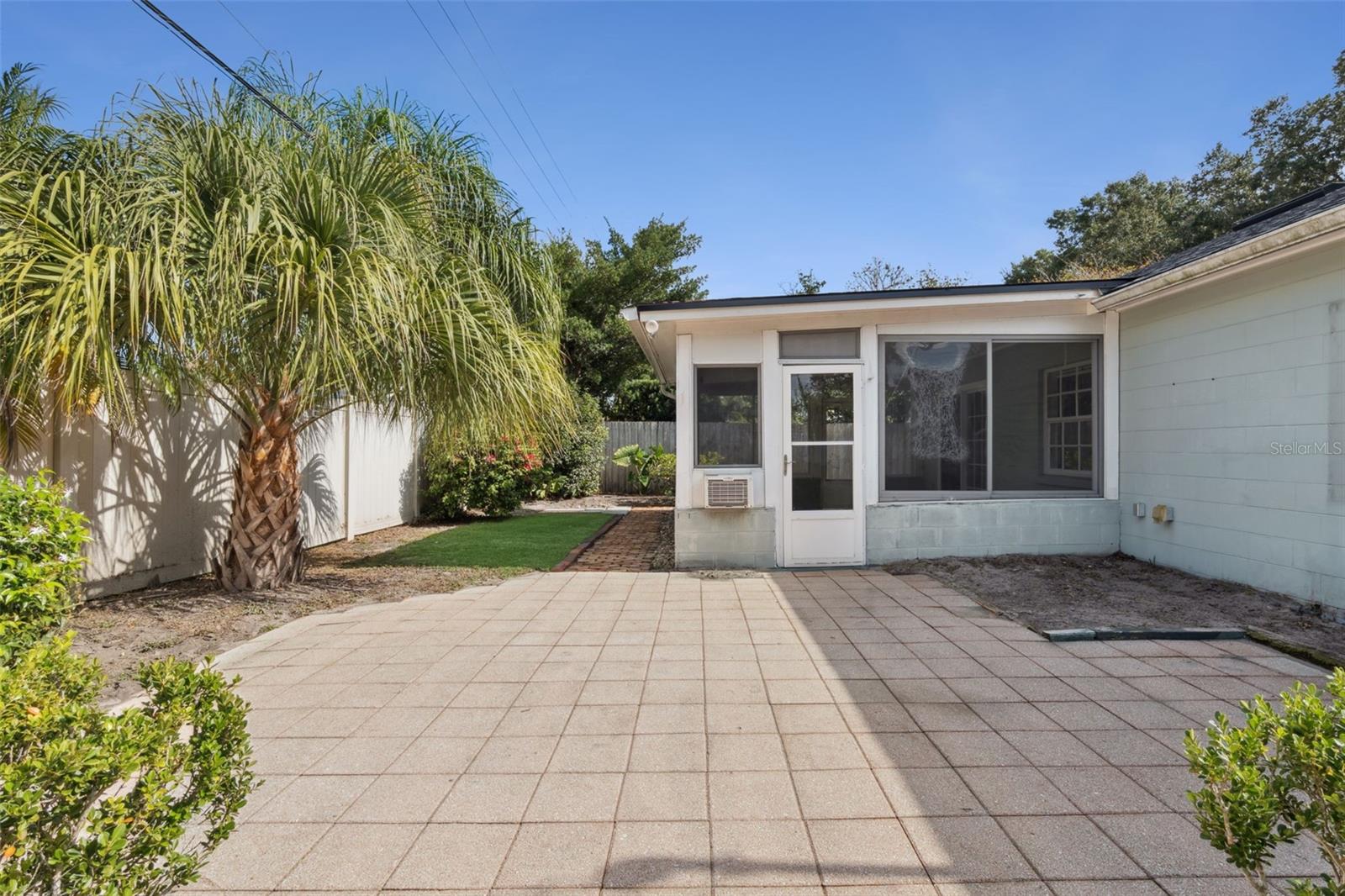 DOMMERICH HILLS - Residential