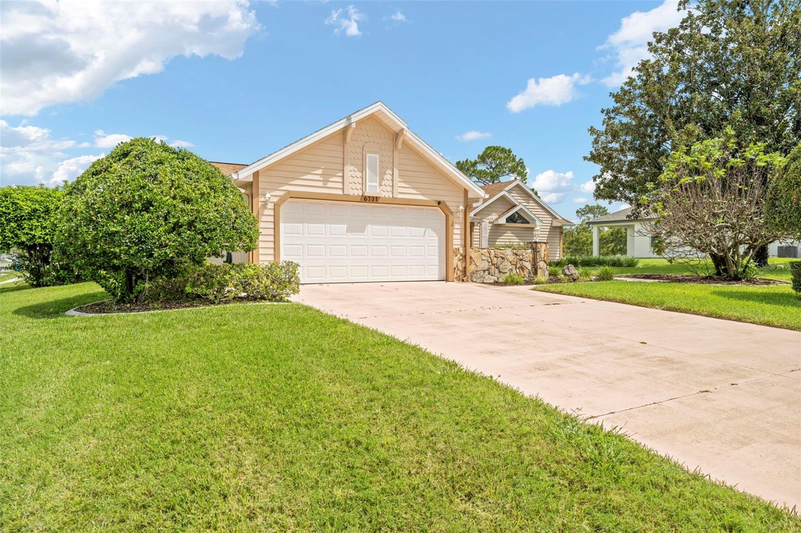 SPRING HILL - Residential