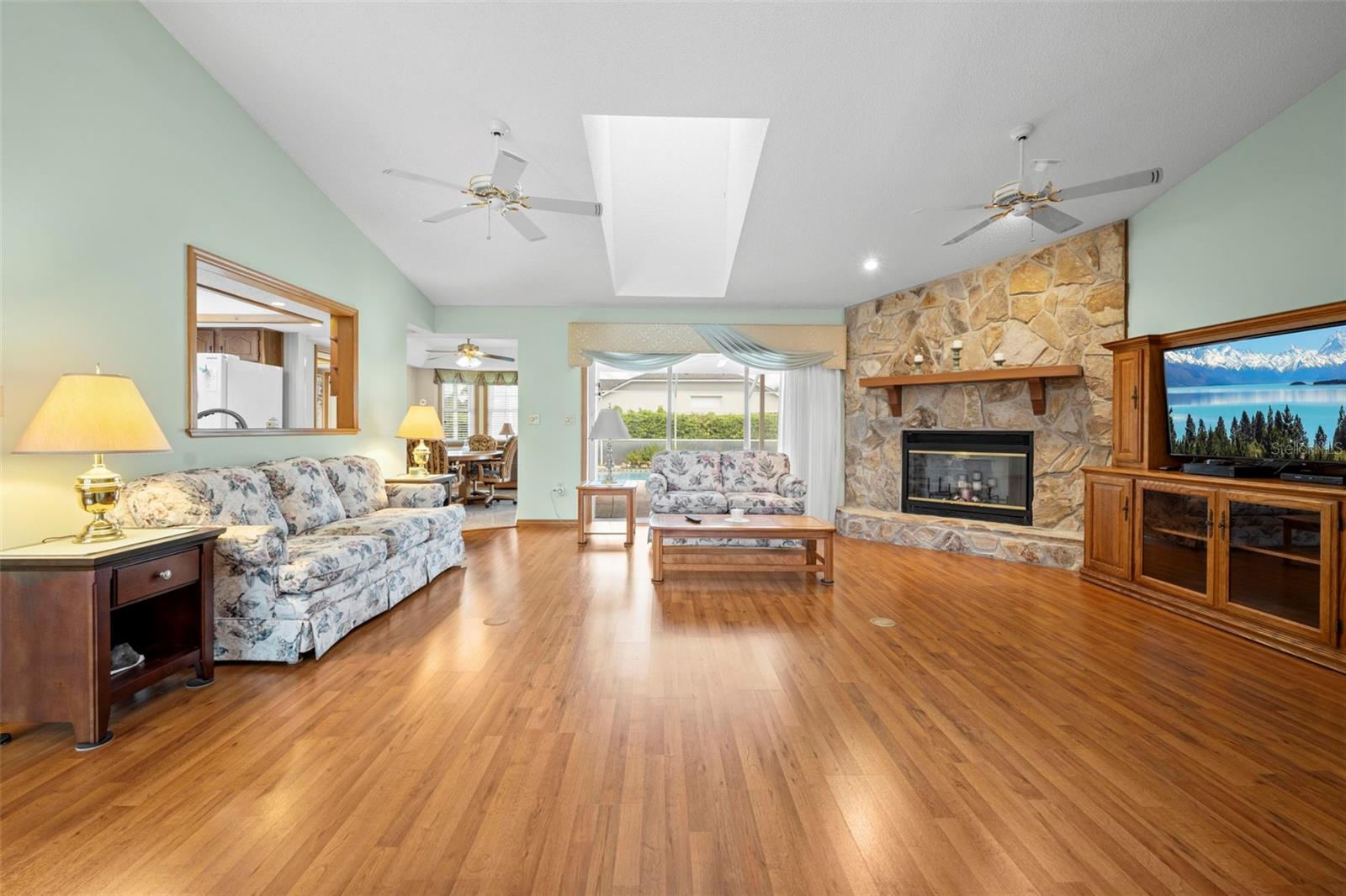 SPRING HILL - Residential