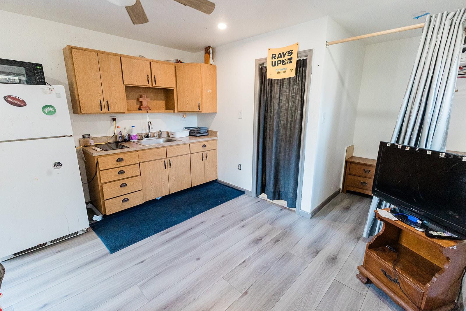 MADSEN COURT - Residential