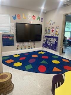 VILLAGE LAKEVILLE - Commercial Sale