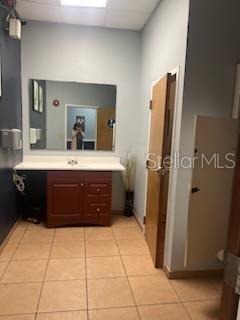 VILLAGE LAKEVILLE - Commercial Sale