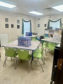 VILLAGE LAKEVILLE - Commercial Sale