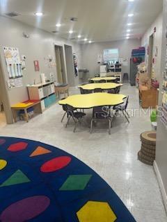 VILLAGE LAKEVILLE - Commercial Sale