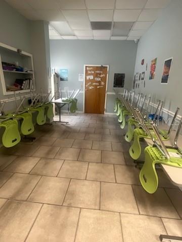 VILLAGE LAKEVILLE - Commercial Sale