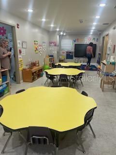 VILLAGE LAKEVILLE - Commercial Sale