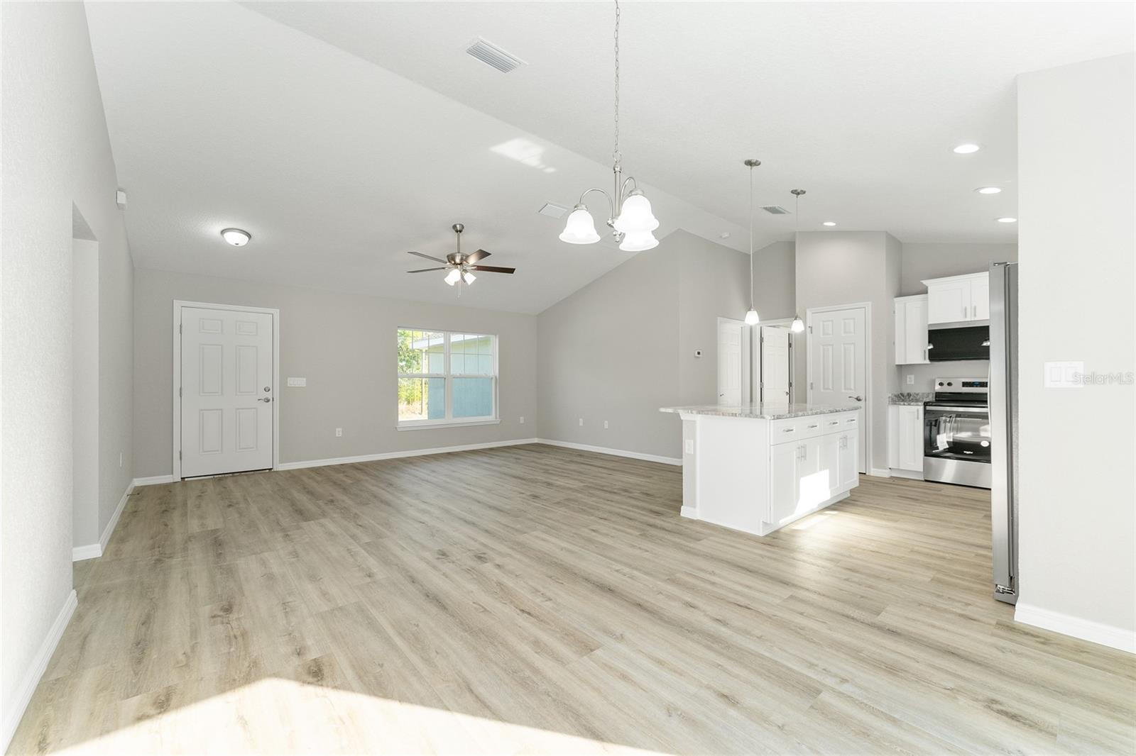 SILVER SPRINGS SHORES - Residential