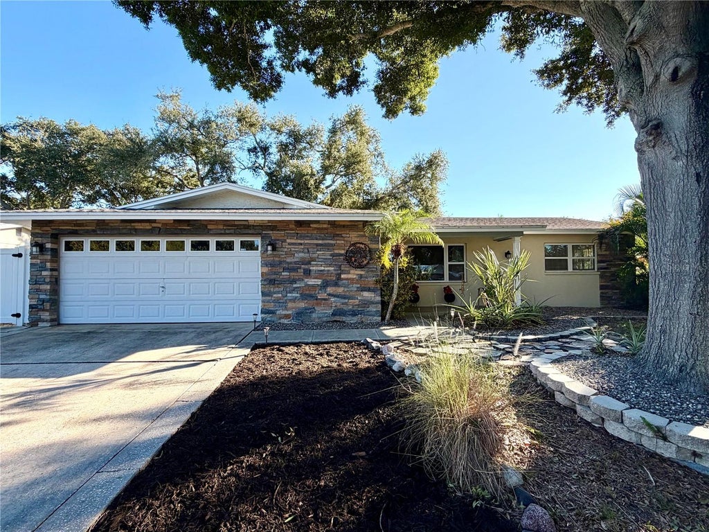 Photo of 13760 87th Place, Seminole, FL 33776 (MLS # TB8560454)