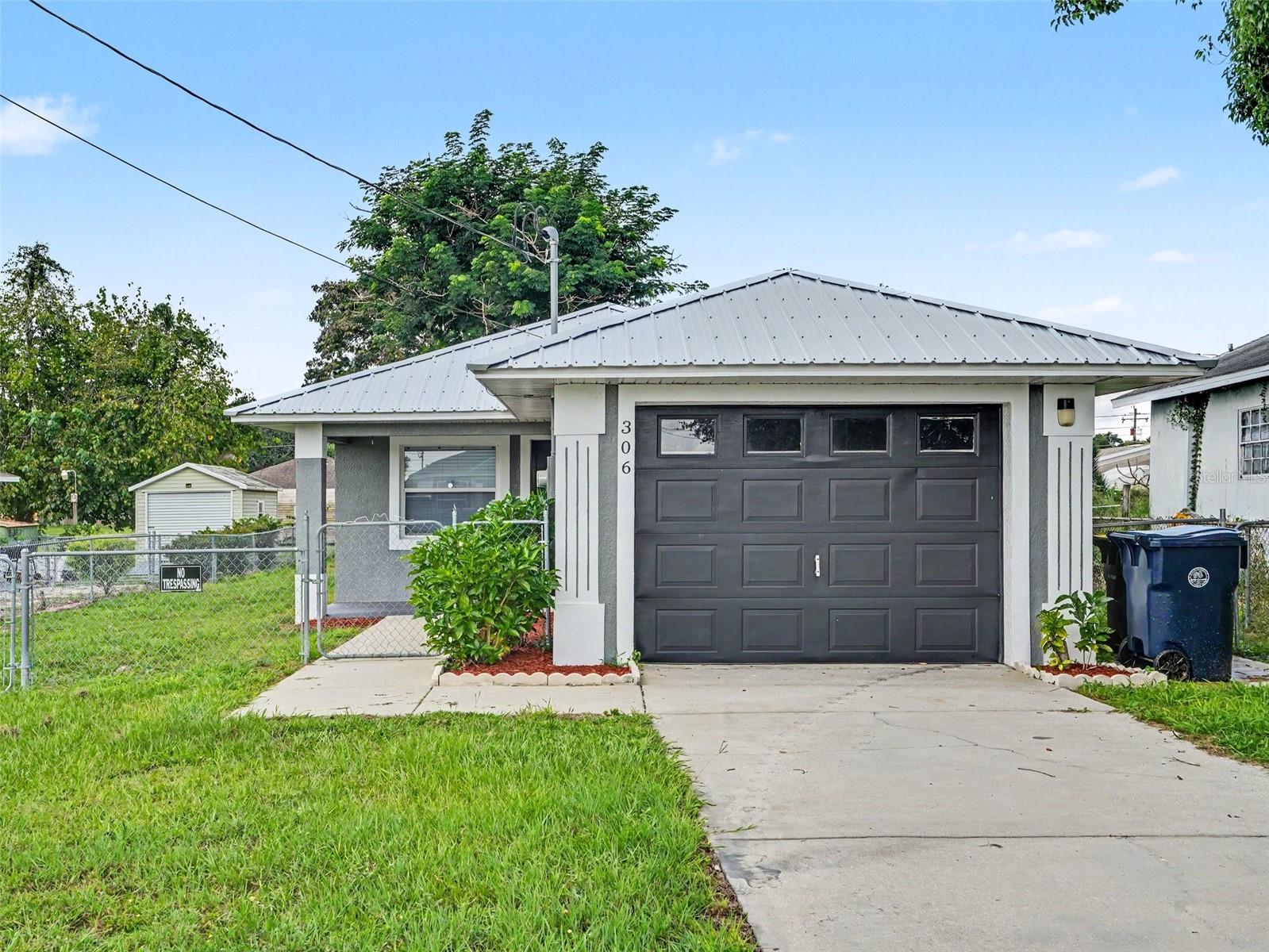 306 WALNUT ST