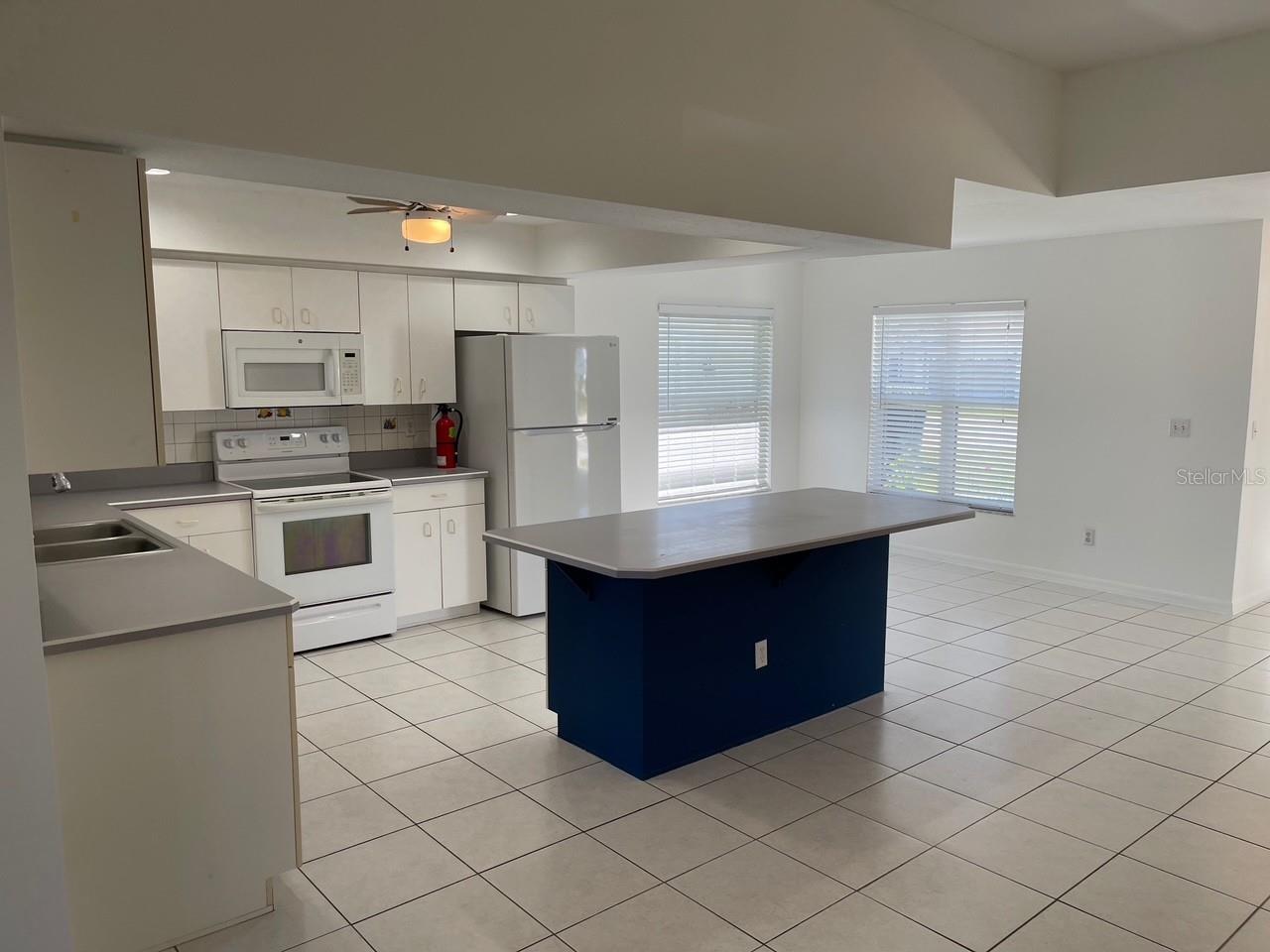 621 MIDDLEBURY LOOP