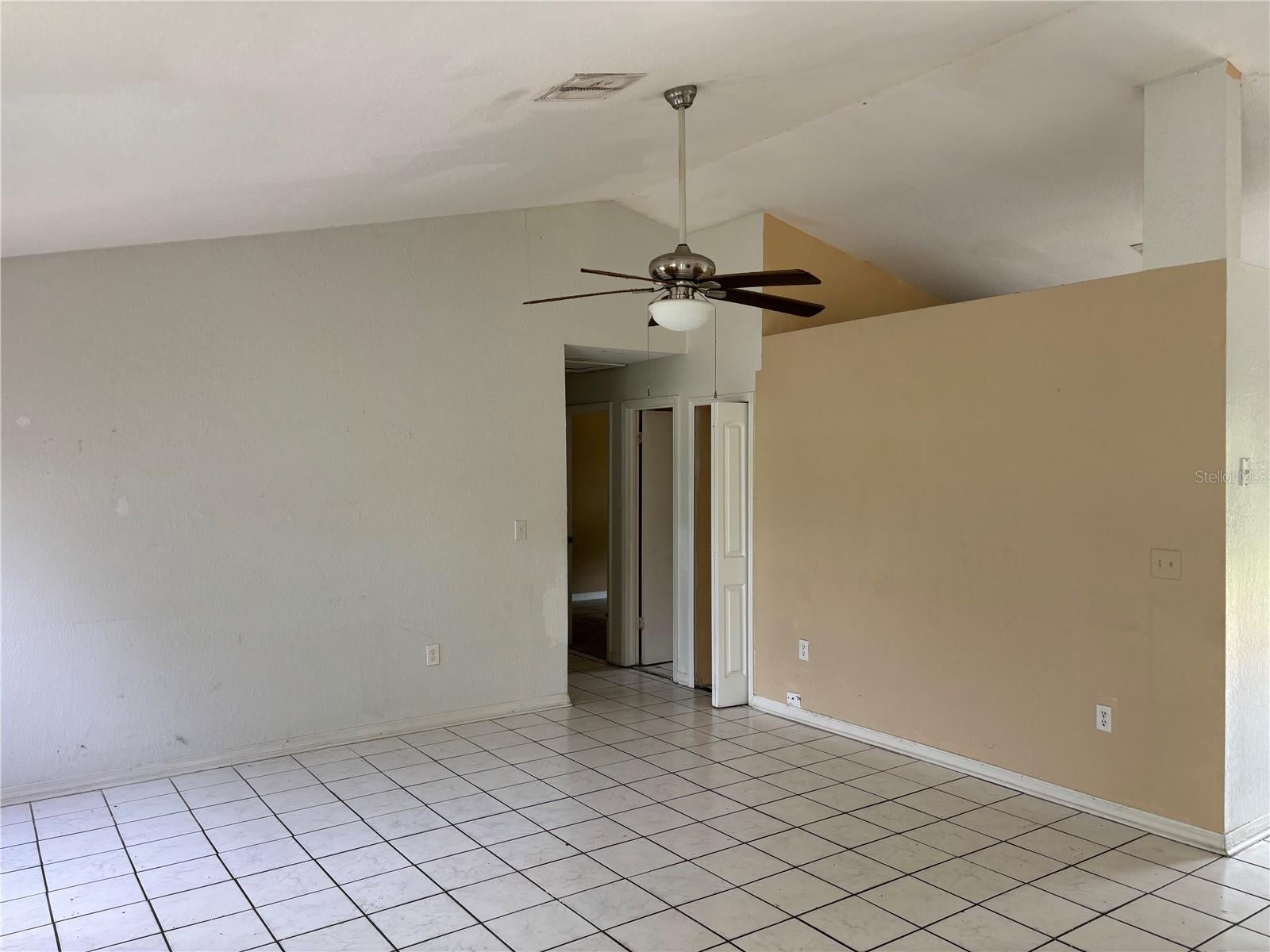 Search 4 833 OGLETHORPE COURT