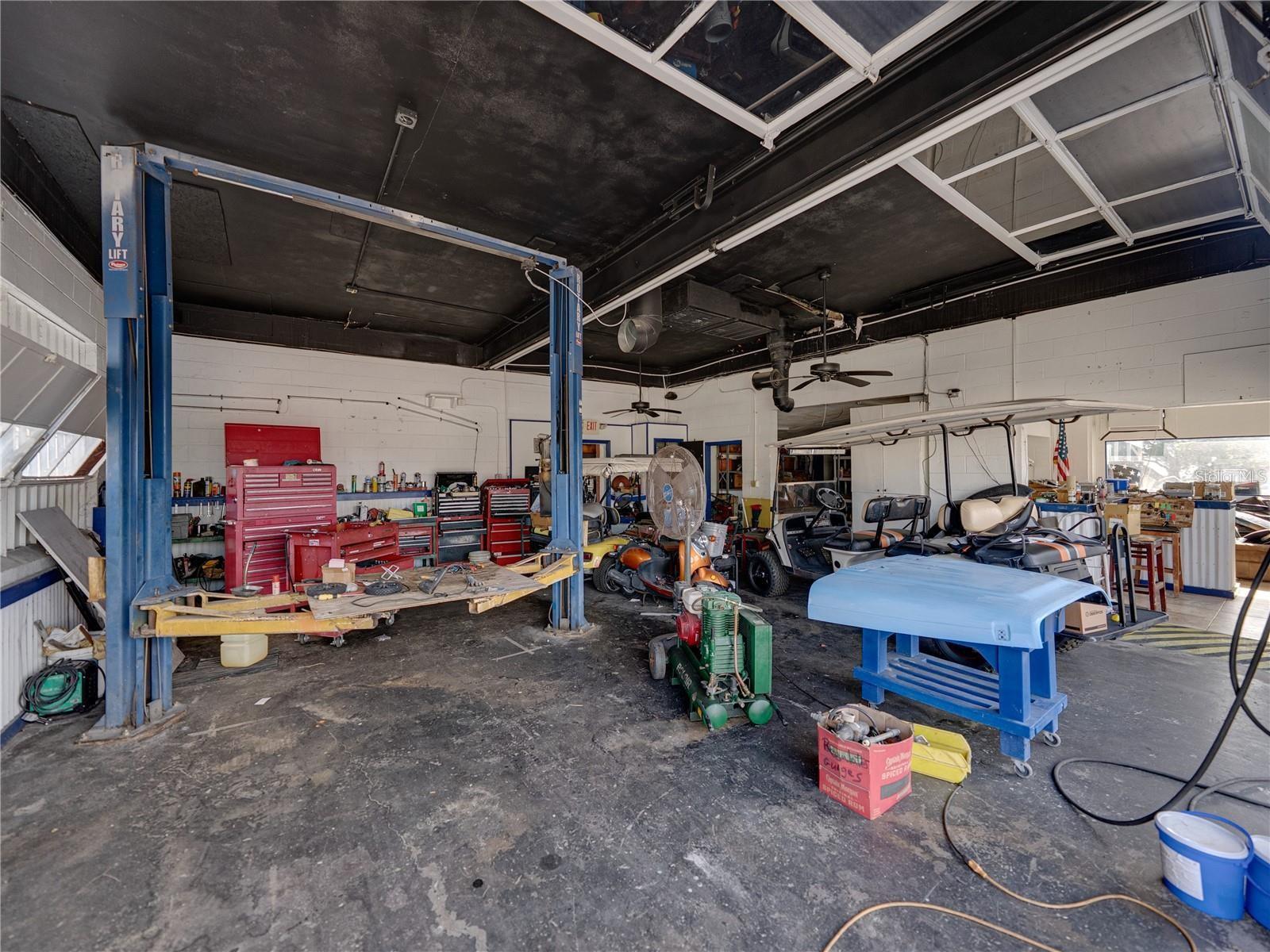 ELOISE WOODS WEST LAKE FLORENCE UNIT - Commercial Sale