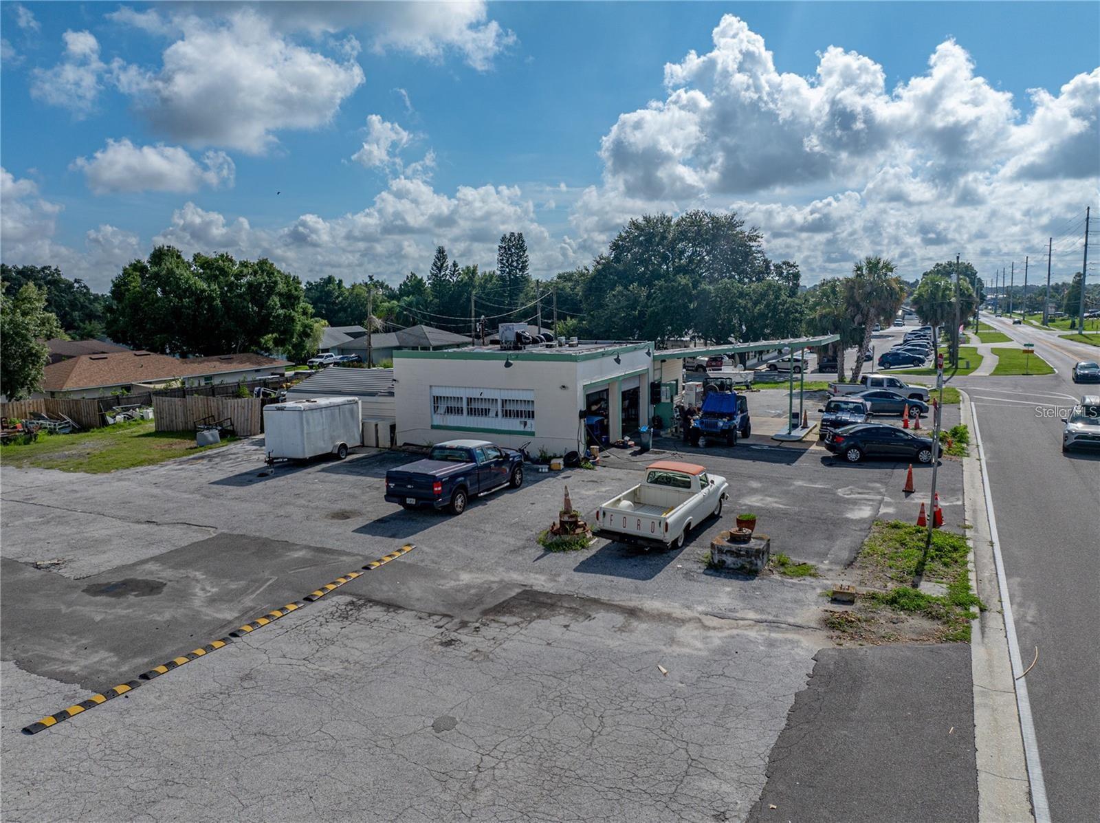 ELOISE WOODS WEST LAKE FLORENCE UNIT - Commercial Sale