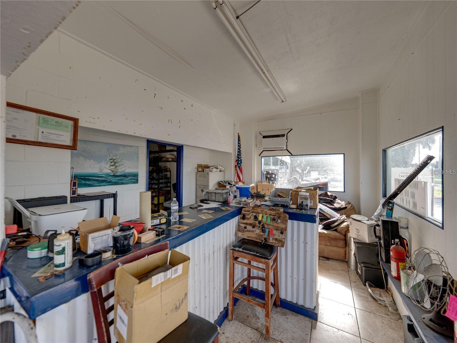 ELOISE WOODS WEST LAKE FLORENCE UNIT - Commercial Sale