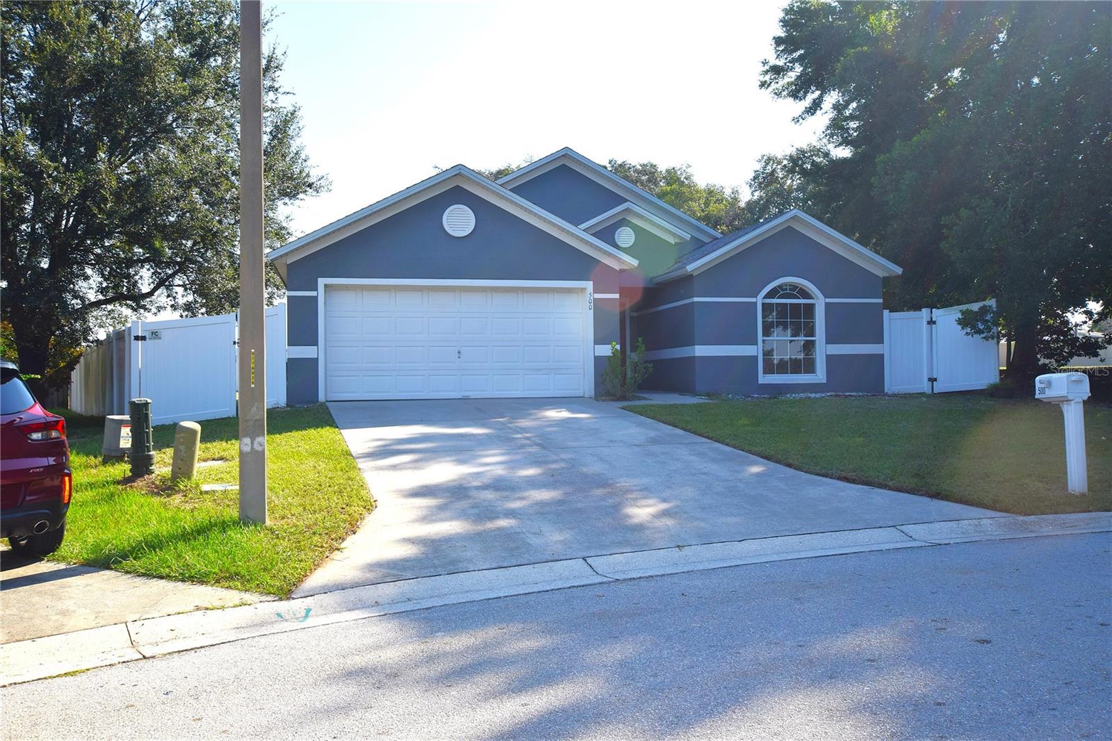 This charming 3 bedroom, 2 Baths Single Family Home for rent located in Davenport, FL. This home has a Range, Refrigerator, D/W, Disposal, Central A/C.