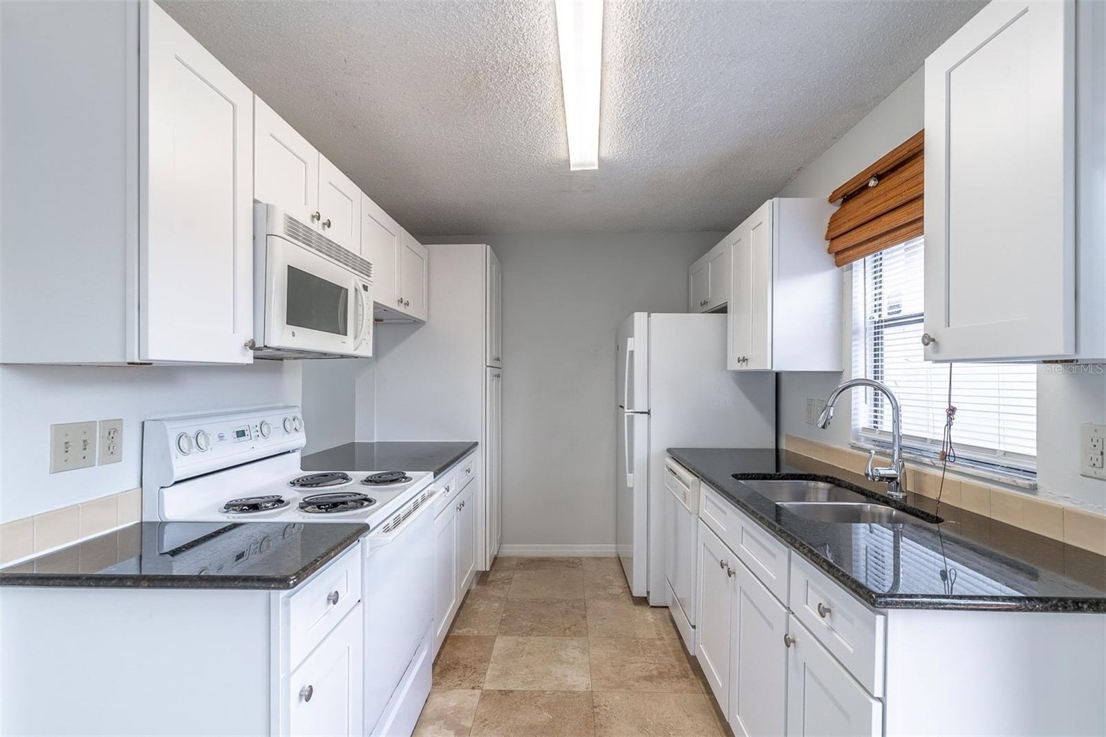 HIDDEN CREEK CONDO PH 06 - Residential