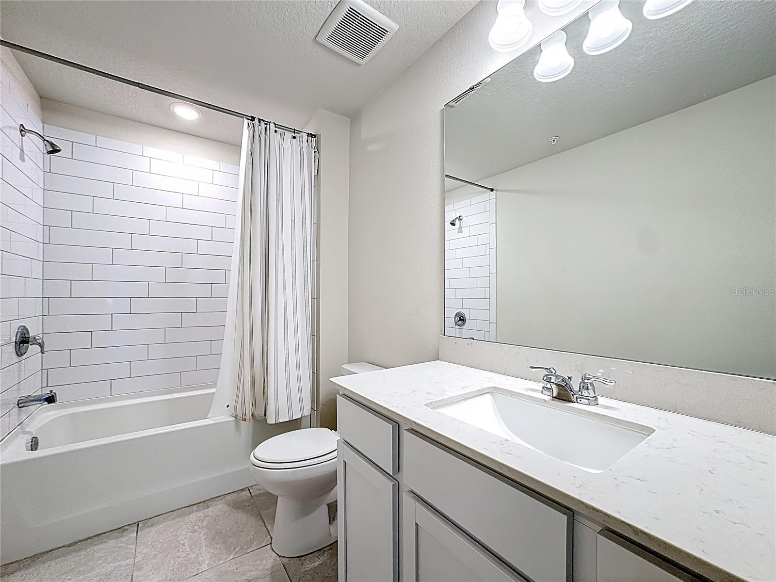 GRAYSON SQUARE - Residential