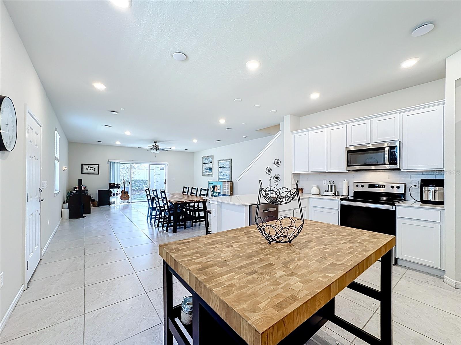 GRAYSON SQUARE - Residential