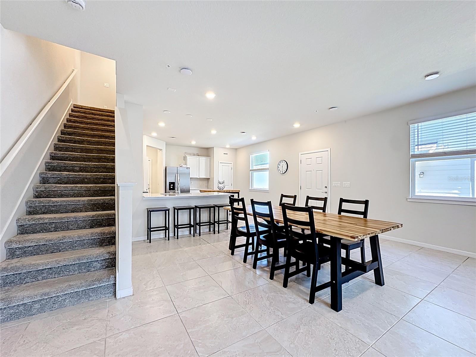 GRAYSON SQUARE - Residential