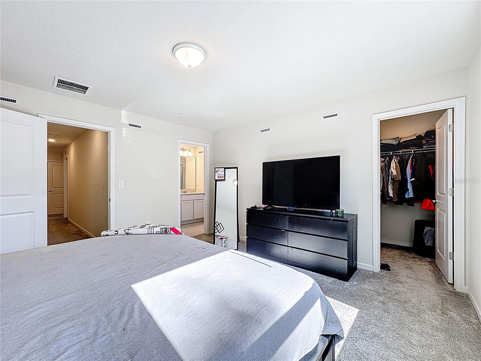 GRAYSON SQUARE - Residential